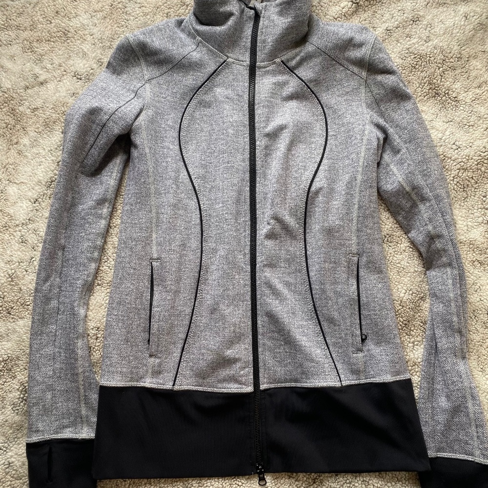 Lululemon nice asana jacket size 10 herringbone pattern